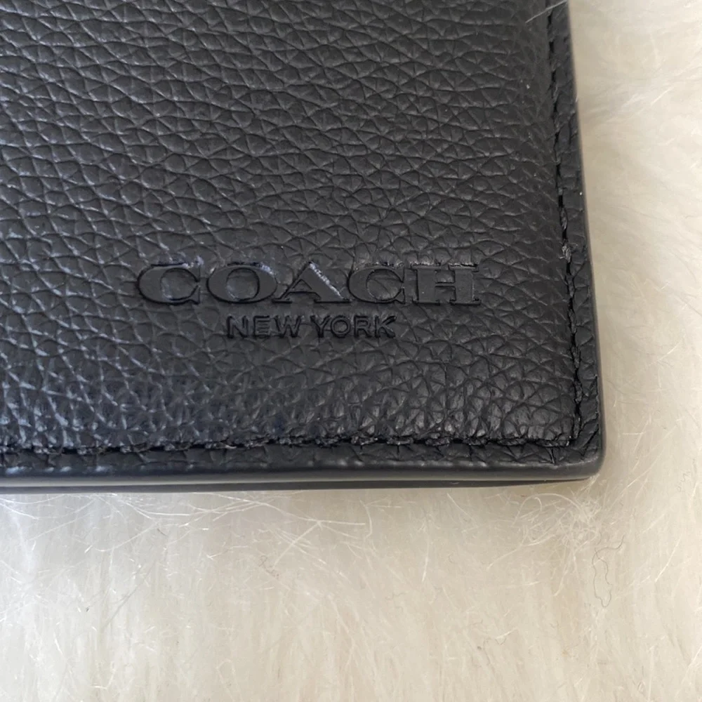 Coach Men’s Wallet in Pebbled Leather